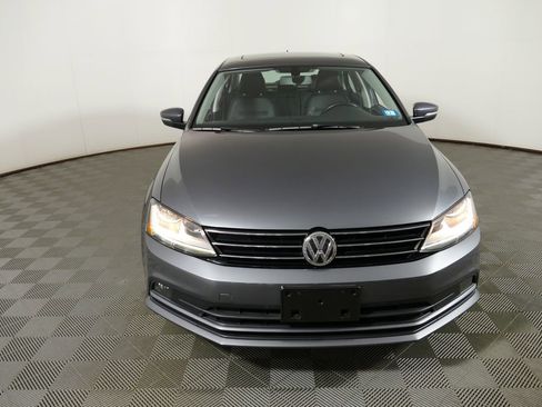 Used 2017 Volkswagen Jetta SEL FWD image 2