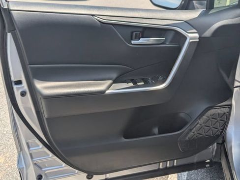 Used 2022 Toyota RAV4 XLE Premium AWD/4WD image 9