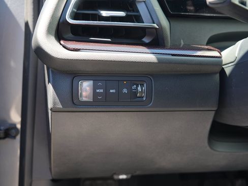 Certified 2025 Chevrolet Traverse Z71 w/ Enhanced Driving Package AWD/4WD image 17