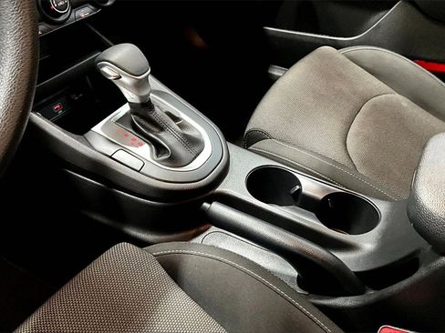 Used 2022 Kia Forte LXS image 17