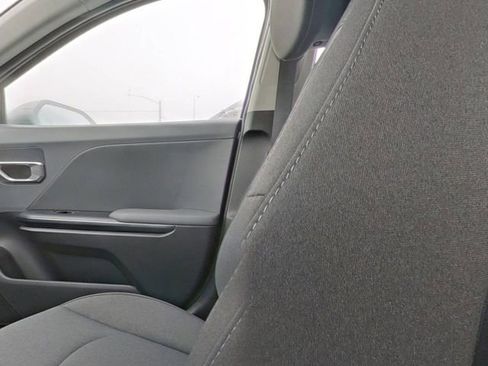 Used 2025 Kia K4 LXS image 25