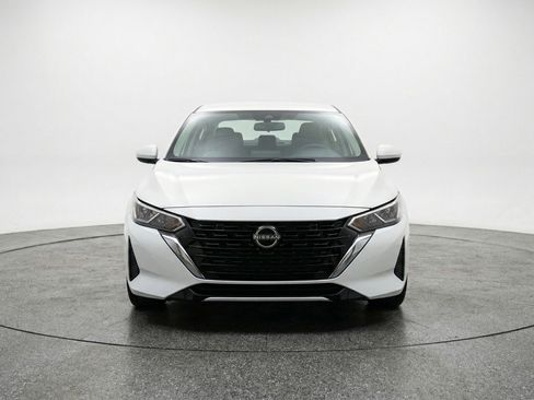 Used 2025 Nissan Sentra SV image 1