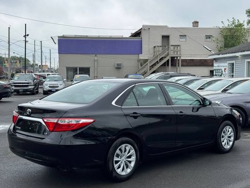 Used 2015 Toyota Camry LE FWD image 7