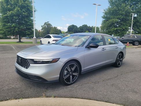 Used 2023 Honda Accord Sport image 6