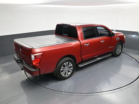 Used 2017 Nissan Titan SL image 31