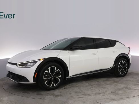 Used 2024 Kia EV6 Wind RWD image 18