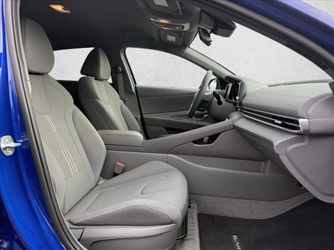 Used 2023 Hyundai Elantra SEL image 19