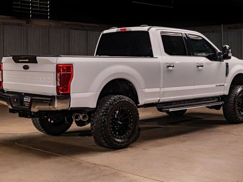 Used 2022 Ford F350 XLT w/ XLT Premium Package AWD/4WD image 9
