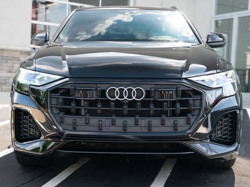 Used 2024 Audi Q8 Prestige w/ Prestige Package AWD/4WD image 4
