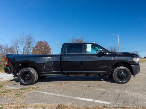 Used 2022 RAM 3500 Tradesman w/ Max Tow Package image 4