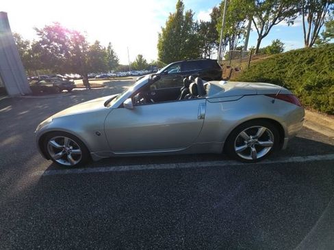 Used 2004 Nissan 350Z Touring RWD image 9