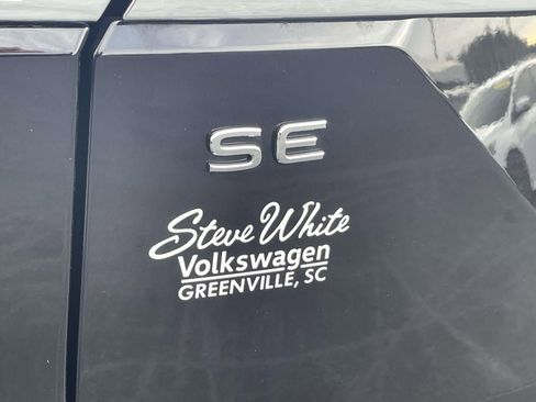 Certified 2025 Volkswagen Atlas SE w/ Panoramic Sunroof Package image 12