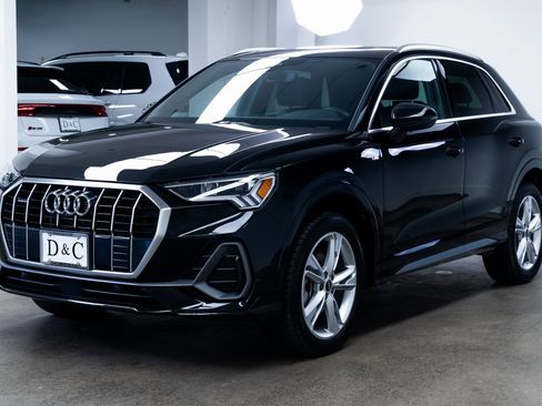 Used 2024 Audi Q3 2.0T Premium Plus w/ Premium Plus Package image 3