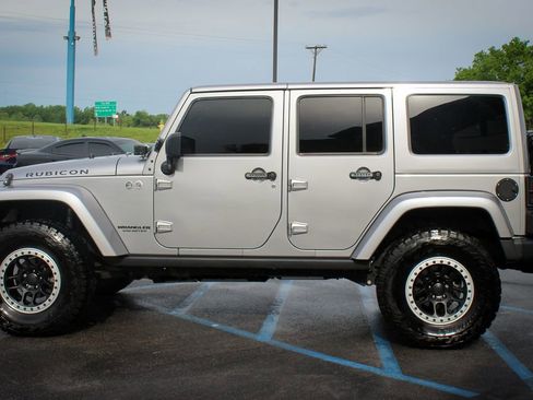 Used 2017 Jeep Wrangler Unlimited Rubicon AWD/4WD image 20