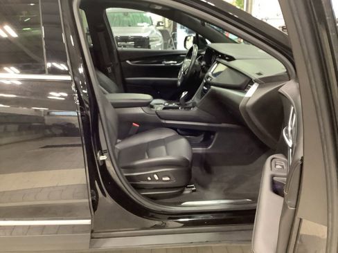 Used 2022 Cadillac XT5 Premium Luxury w/ Technology Package image 16