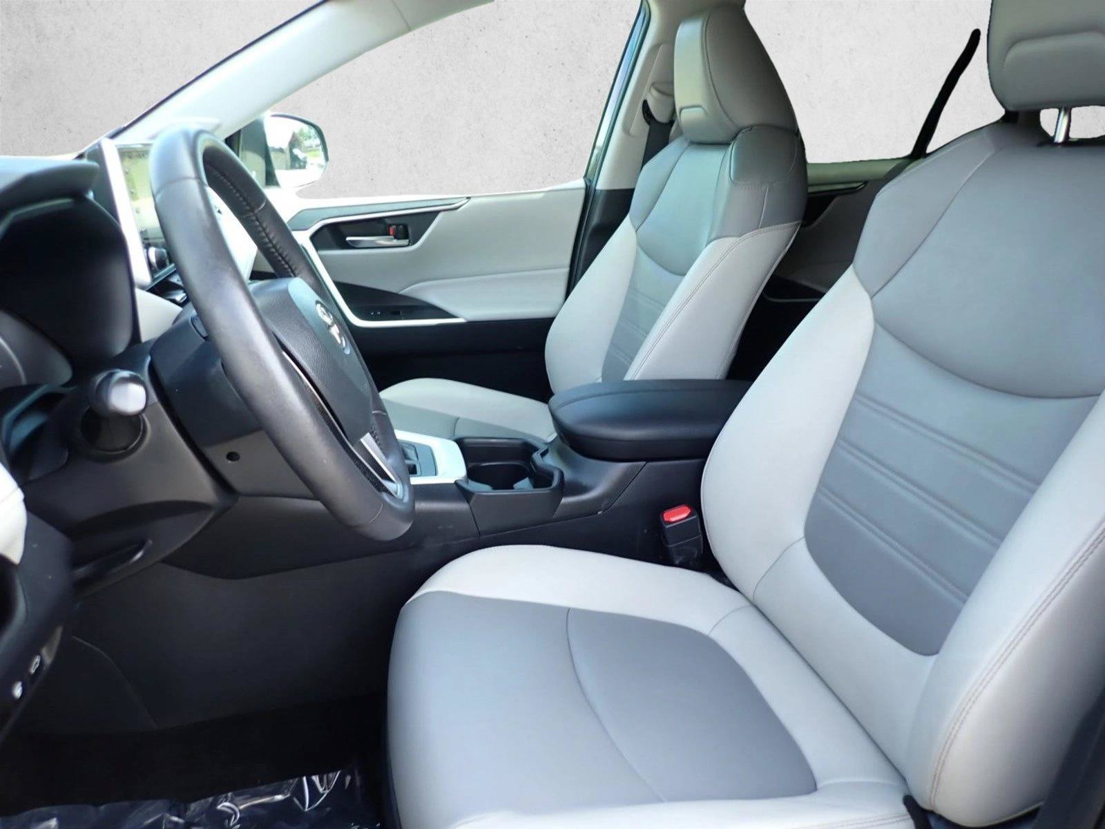 Certified 2021 Toyota RAV4 XLE Premium AWD/4WD image 12