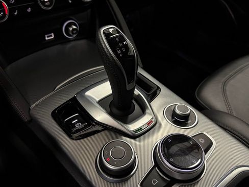 Used 2023 Alfa Romeo Stelvio Veloce image 23