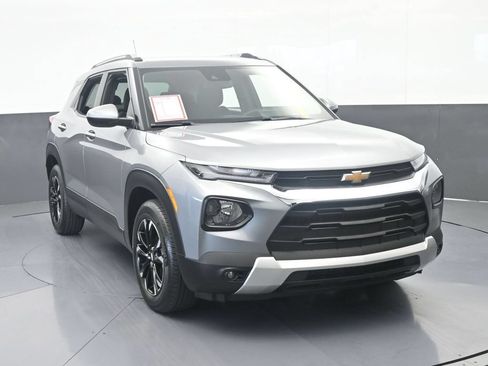 Used 2023 Chevrolet TrailBlazer LT FWD image 9
