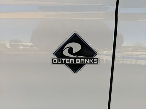 Used 2025 Ford Bronco Outer Banks image 11