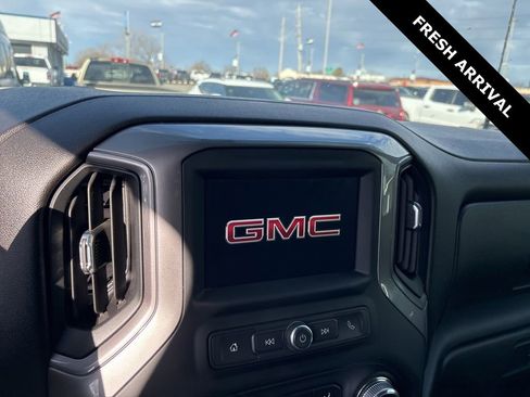 Used 2022 GMC Sierra 2500 Pro w/ Convenience Package image 8