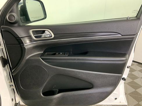 Used 2021 Jeep Grand Cherokee Limited image 24