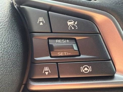 Used 2025 Subaru Outback Premium AWD/4WD image 16