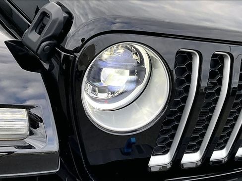 Used 2023 Jeep Wrangler Unlimited Sahara w/ Cold Weather Group AWD/4WD image 30