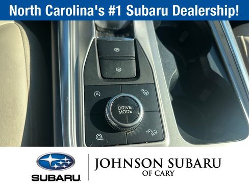 Used 2020 Ford Explorer Platinum w/ Premium Technology Package AWD/4WD image 16