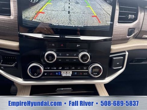 Used 2024 Ford Expedition Limited AWD/4WD image 26