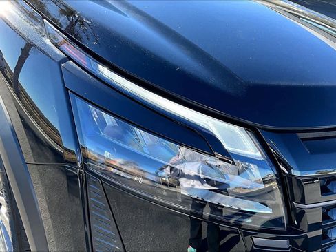 New 2026 Nissan Pathfinder SV image 13