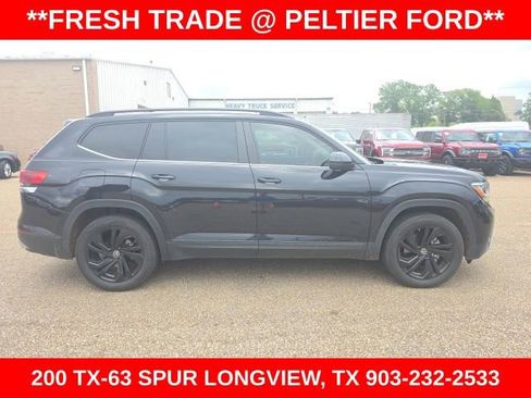 Used 2023 Volkswagen Atlas SE w/ Black Wheel Package FWD image 12