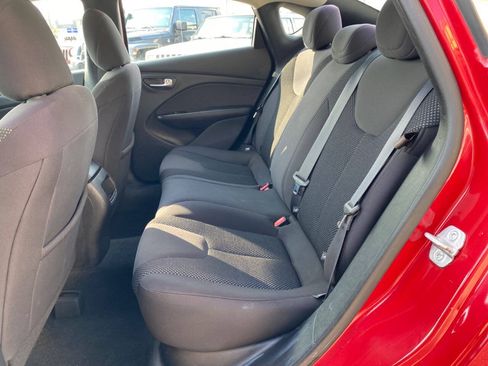 Used 2014 Dodge Dart SE w/ Convenience Group FWD image 18