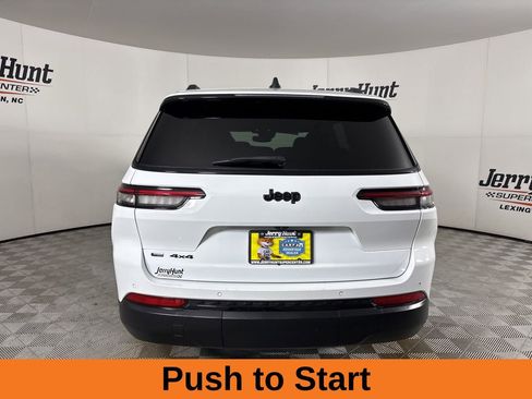 Used 2023 Jeep Grand Cherokee L Laredo image 6