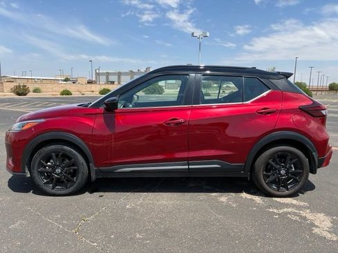 Certified 2021 Nissan Kicks SR w/ SR Premium Package FWD image 3