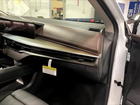 Certified 2026 Nissan Murano Platinum w/ Cargo Package image 13