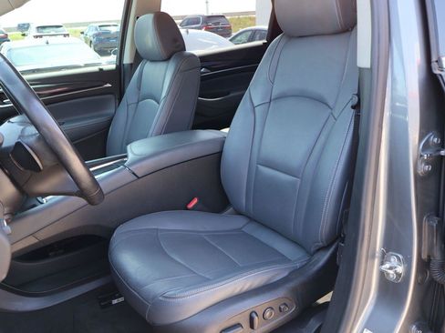 Used 2020 Buick Enclave Premium w/ Sun and Sites Package FWD image 12