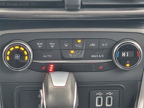 Certified 2022 Ford EcoSport SE image 29