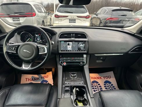 Used 2020 Jaguar F-PACE Prestige image 17