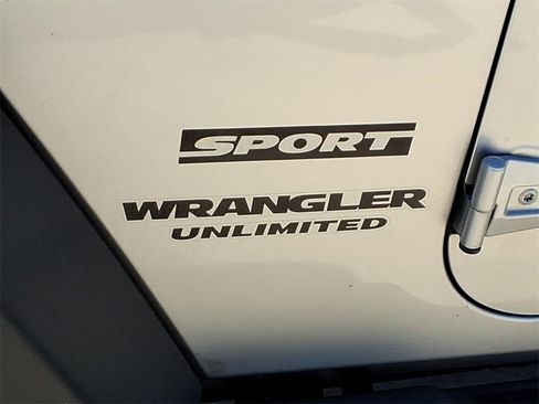 Used 2012 Jeep Wrangler Unlimited Sport image 10