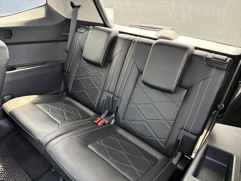 Used 2024 Volkswagen Atlas SE AWD/4WD image 24