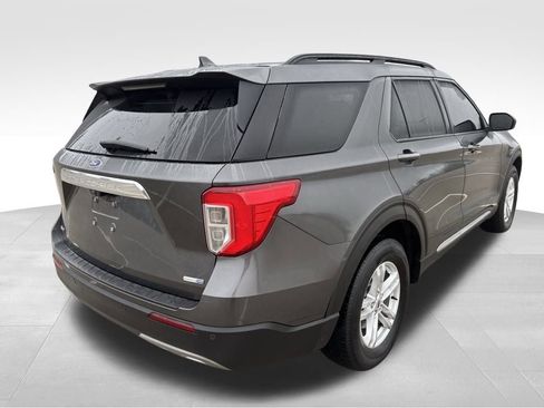 Used 2020 Ford Explorer XLT w/ Equipment Group 202A image 6