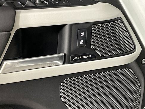 Used 2024 Land Rover Defender 110 S image 18