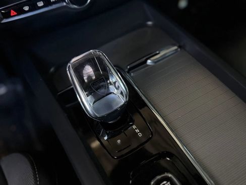 Used 2024 Volvo S60 B5 Plus w/ Climate Package image 33