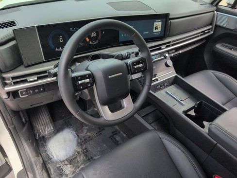 Used 2025 Hyundai Santa Fe SEL FWD image 15