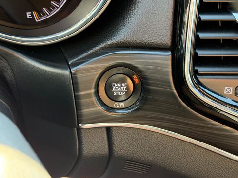 Used 2019 Jeep Grand Cherokee Limited AWD/4WD image 22