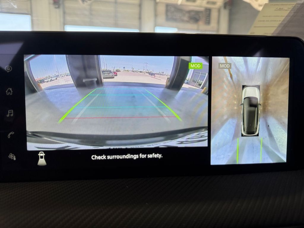 Used 2025 Nissan Kicks SR AWD/4WD image 25