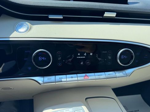 Used 2023 Genesis GV70 2.5T w/ Select Package AWD/4WD image 14