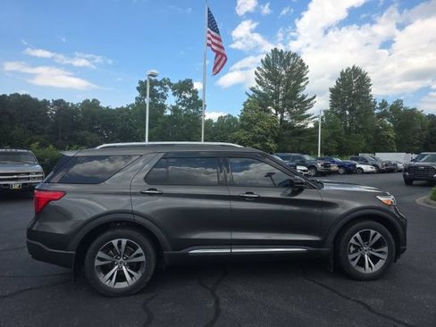 Used 2020 Ford Explorer Platinum w/ Premium Technology Package AWD/4WD image 9