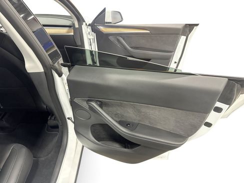 Certified 2023 Tesla Model Y AWD image 12