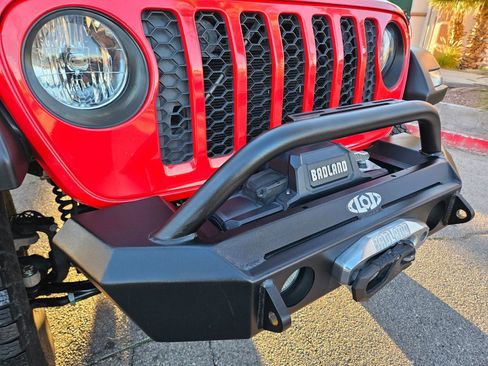 Used 2020 Jeep Gladiator Sport w/ Quick Order Package 24S image 12